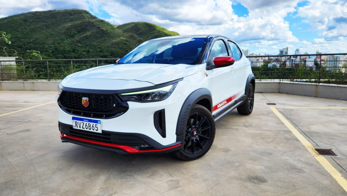 피아트, 2025년형 스포츠 SUV Pulse Abarth 출시 행사 시작