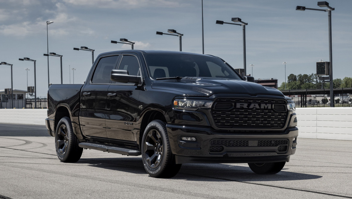 ตัวแทนจำหน่ายรวบรวมคำสั่งซื้อล่วงหน้ากว่า 10,000 รายสำหรับ Ram 1500 พร้อม Hemi V8 ในวันเดียว