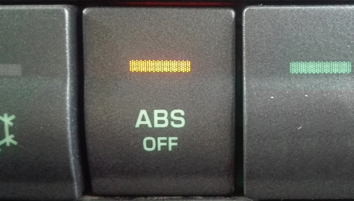Why Confusing Button Why Cars Have an “ABS OFF” Button — and Why Most Drivers Are Confused by It