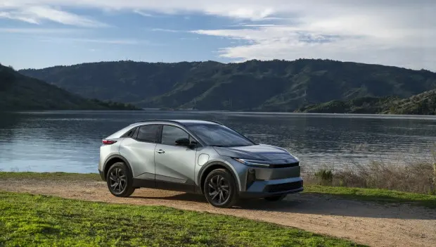 EV sales plunge 31% in the U.S. in July as hybrid registrations soar 86%.