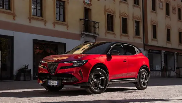 Alfa Romeo Junior Sport Speciale Brings Italian Style & Sportiness In a Compact Package