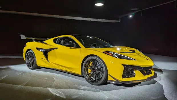 GM Issues Recall for Chevrolet Corvette Z06 and ZR1 Models Over Fueling Fire Risk