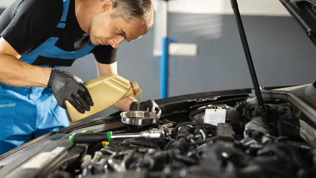 Even Many Mechanics Don’t Know This: Is It Safe to Mix Motor Oils?