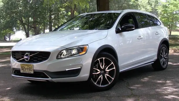 Volvo Says Goodbye to Wagons: V60 Cross Country Headed for Retirement