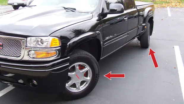 10 Cars With Wheels That Turn in Opposite Directions: Better Maneuvering and Stability