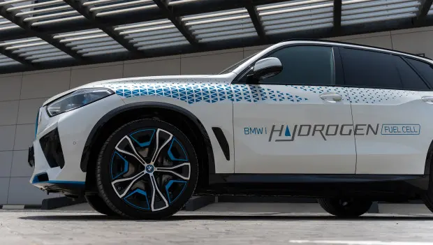 Next-Generation BMW X5 to Offer Hydrogen Fuel Cell Version