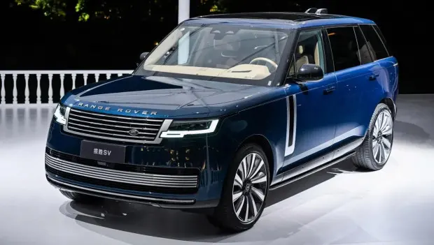 Unexpected Evolution: The New Range Rover Logo is Mirrored