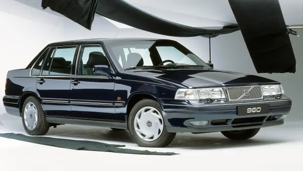 This 1998 Volvo S90 Has Just 1,378 Miles After 28 Years—and It’s Going to Auction