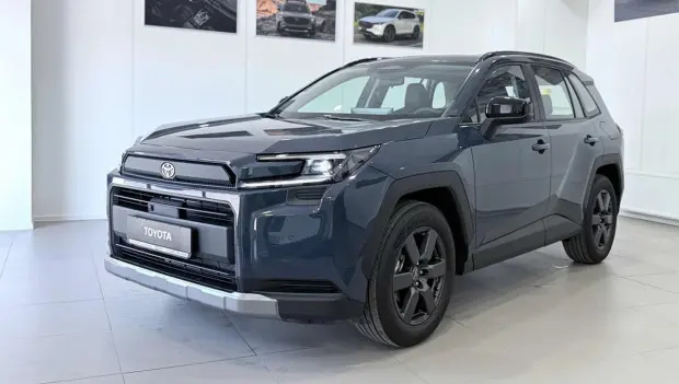 New Toyota RAV4 Faces U.S. Supply Crunch as Buyers Wait Six Months or More