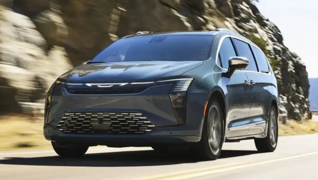 Refreshed Chrysler Pacifica Minivan Makes Official Debut