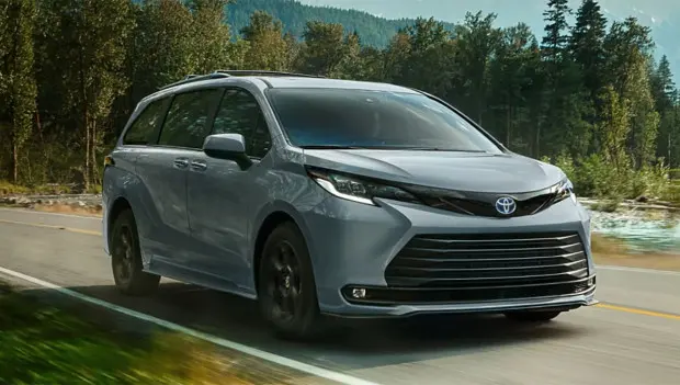 Toyota Prepares an Updated 2026 Sienna Minivan for American Families, Starting Around $40,000