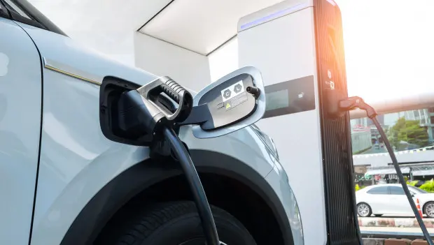 Experts Name the 6 Worst Electric Vehicles to Buy in 2026 — GOBankingRates