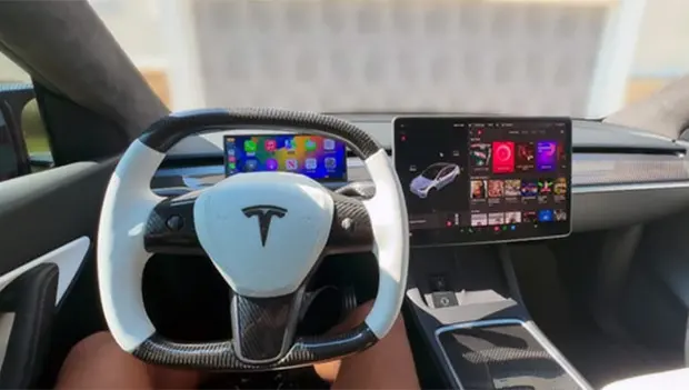 Di negara-negara sejuk, Tesla akan memanaskan stereng tanpa pemandu