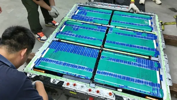 BYD Patents a Battery That Is Cooled by Literally Submerging It in Liquid
