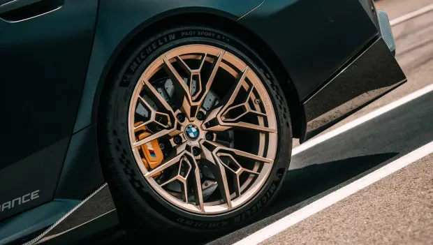 BMW vyvíjí ultralehká kola pro M5