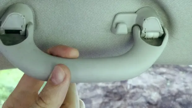 Why Cars Have a Grab Handle Above the Window—and What the Small Hook Beside It Is For: If You Didn’t Know, You’re Not Alone