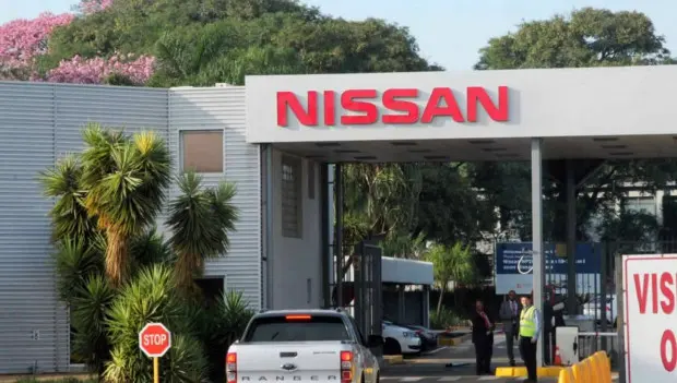 Promis une croissance — prépare des licenciements : le plan de Nissan s'effondre