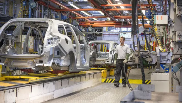 U.S. Cools Off, Europe Loses Ground, and China Raises the Bar Again — A Look at the Global Auto Market