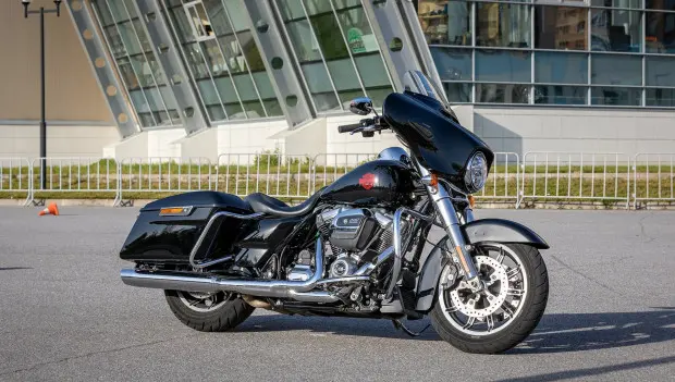 A Little Boy Spotted a Bearded Biker at the Store—What Happened Next Felt Like a Christmas Miracle