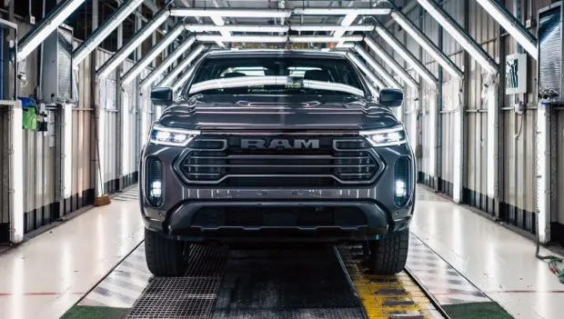 Under the Hood: 200-HP Multijet 2.2 Turbo Diesel — the Reborn Ram Dakota Makes Its Debut in America