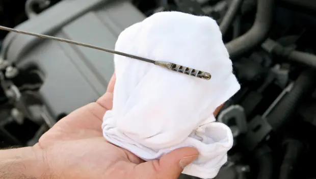 Engineers Pinpoint Which Oil Handles Cold and Heat Best — 0W or 5W?