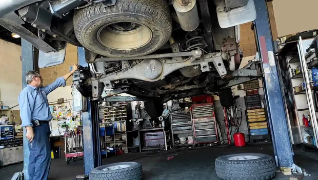 7 reparaciones de coche que los mecánicos odian aceptar en secreto: por qué los talleres dicen «no»