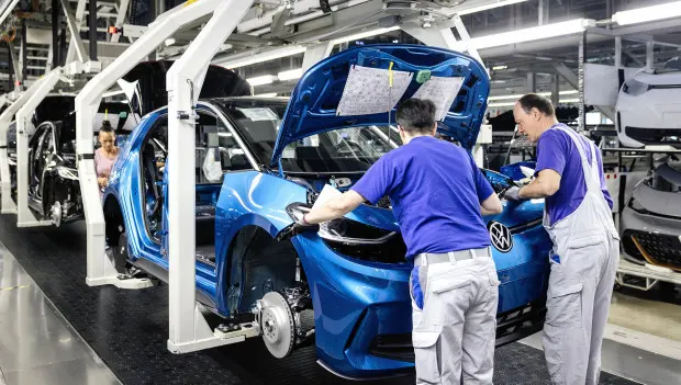 China Is to Blame Again? Unions Won’t Back Down on VW Plant Closure Ban