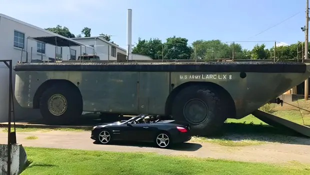 Only Two Giants Left: The LARC-LX 52 4x4 — the Largest Off-Road Vehicle Ever, Weighing Nearly 90 Tons with Four Engines