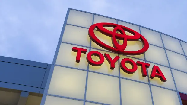 Toyota mantiene il primato delle vendite auto nel 2025 con vendite record