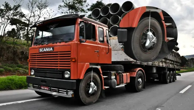 That Weird Thing Wrapped Around Big Rig Wheels in Latin America? Here’s What It Does