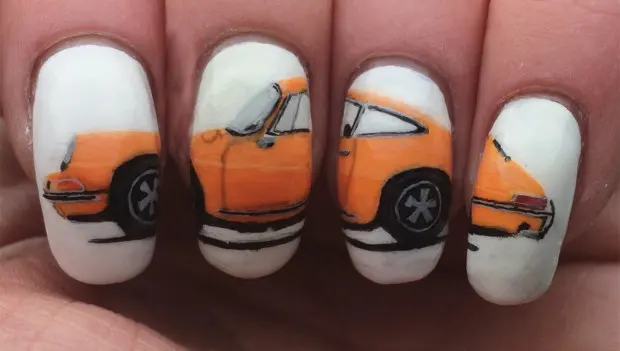 Conductrice élégante : assortir son vernis à ongles, sa garde-robe et ses chaussures à sa voiture