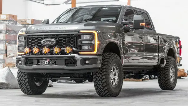 Όλοι θα το ακούσουν: Η Ford παρουσιάζει νέα αθλητικά συστήματα εξάτμισης για Super Duty με V8