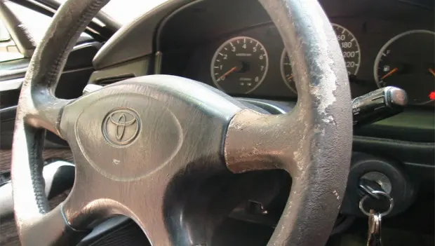 How to Make an Old, Worn Steering Wheel Look Almost New Again With Minimal Effort