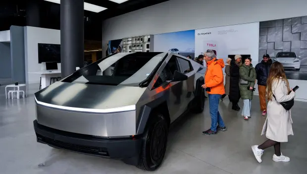 No Official Explanation: Tesla Pulls Cheapest Cybertruck from Sale Just Months After Launch
