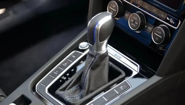 One Driving Habit Slowly Wears Out an Automatic Transmission: What Drivers Should Avoid