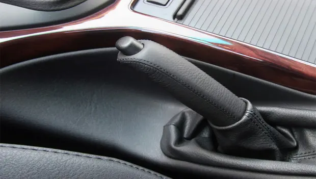 Simple Way to Tighten Your Parking Brake Cable Without Leaving the Car — A Useful Tip Many Drivers Don’t Know
