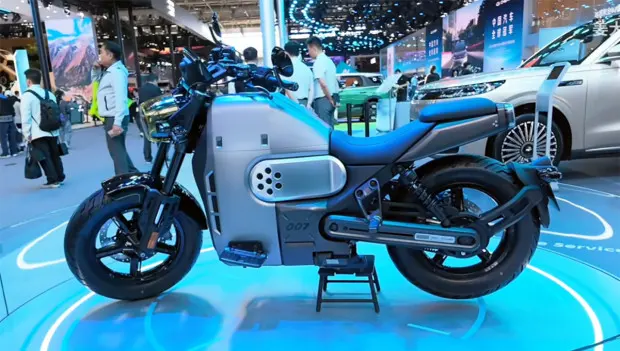 Chery’s New Electric Motorcycle Can Run Without Plugging In Every Time