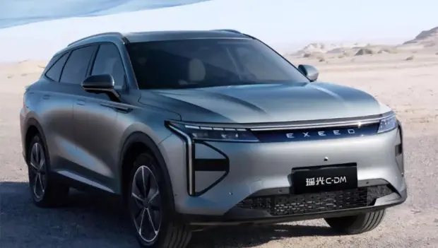 Chery Exeed Yaoguang C-DM Global Edition PHEV Launches in China Starting at $19,600 — 870-Mile Range and a New Powertrain