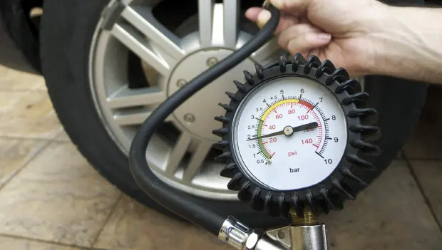 Staying in Control and Improving Traction on Snow: The Right Tire Pressure Explained