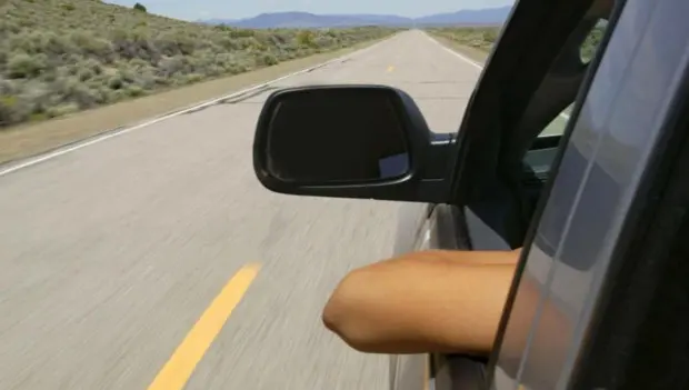 Is It Better to Roll Down the Windows or Turn On the A/C?