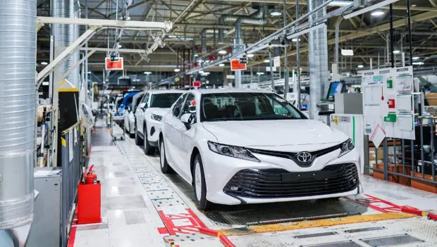 Toyota Boosts Vehicle Sales to 7.3 Million, but Profit Falls 26% on Higher Costs and Currency Swings