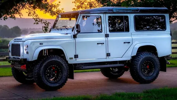 This $403,740 Defender Looks Like a Painting — But the Biggest Surprise Is What’s Under the Hood