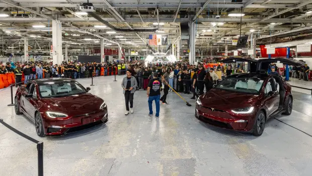 Tesla Frustrates Loyal Buyers After Delaying Final Model S and Model X Delivery Celebration