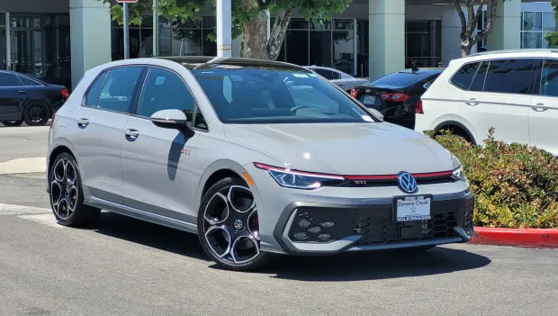 Volkswagen halts Golf production amid chip shortage caused by US-Netherlands-China trade tensions