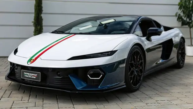 Lamborghini Temerario Tricolore Makes Its Debut