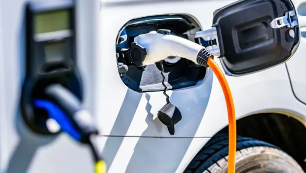 Five Popular Electric Vehicles Fall Short of Their Official Driving Range, Study Finds