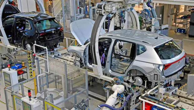 Volkswagen Employees to Question CEO Oliver Blume Over Restructuring That Could Put 140,000 Jobs at Risk