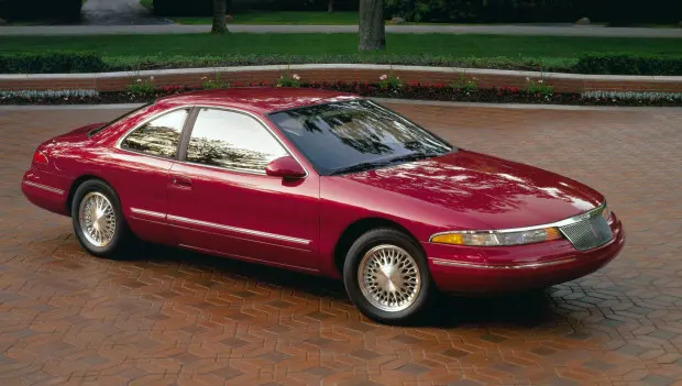 The Last “Mastodon” From Lincoln: A Personal Luxury Coupe Packed With Style and Technology