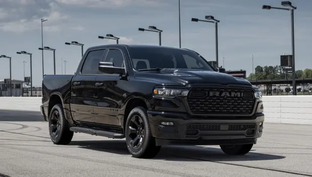 Dilerzy zebrali ponad 10 000 zamówień na Ram 1500 z Hemi V8 w jeden dzień