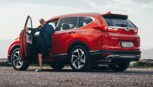 5 Compact AWD Crossovers Ready for Both City Streets and Backcountry Roads